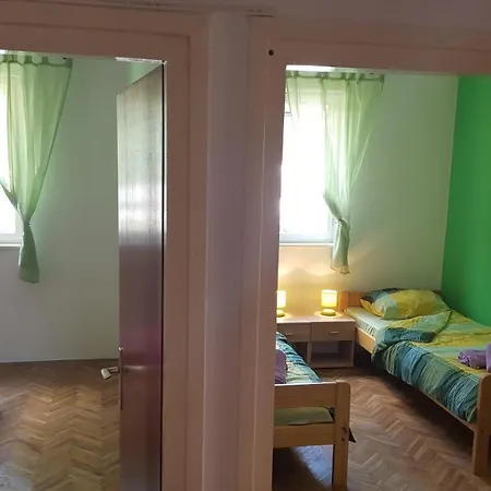 Apartment Ema 4+2 *