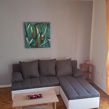 Ema 4+2 Apartment *