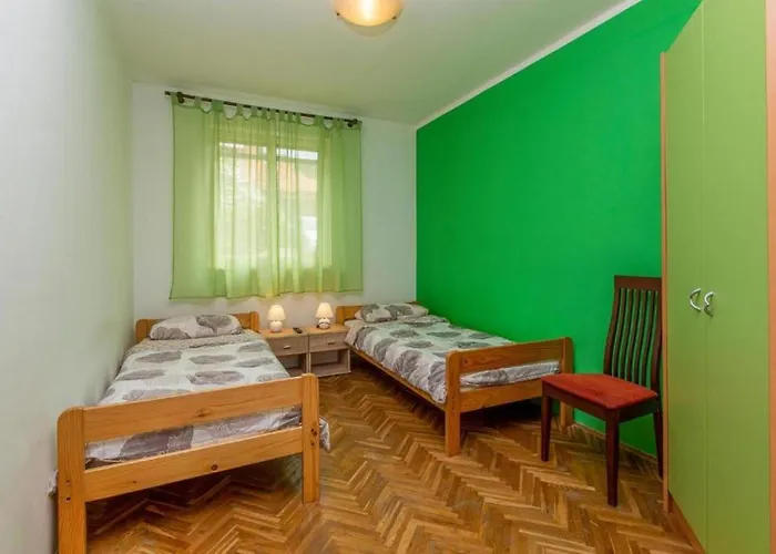 Daire Ema 4+2 Koromačno