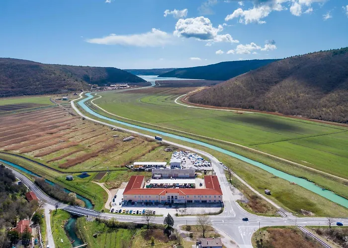 Ema 4+2 Koromačno