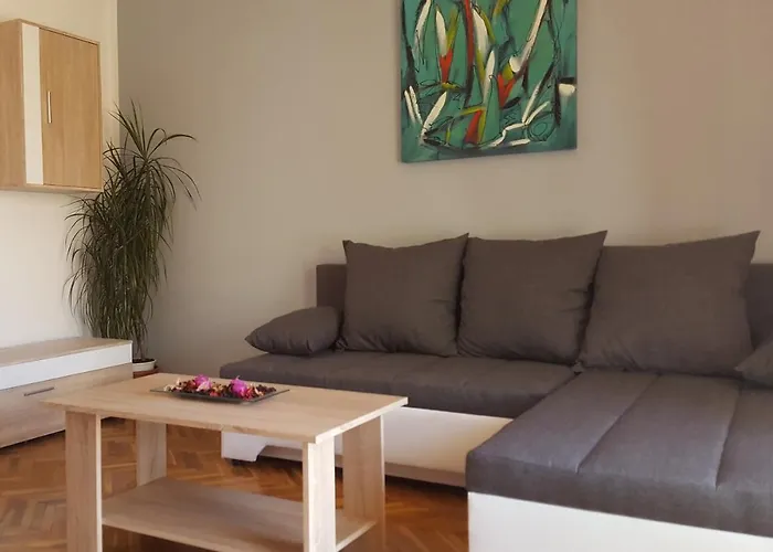 Daire Ema 4+2 *
