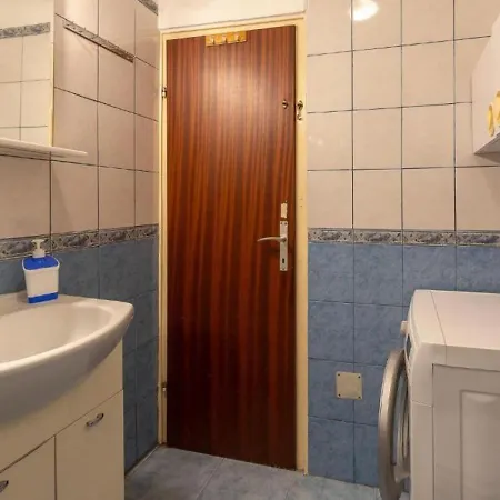 Ema 4+2 Апартаменты Коромачно